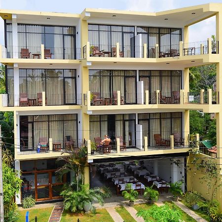 Chaaya Inn Hotel Hikkaduwa Exterior photo