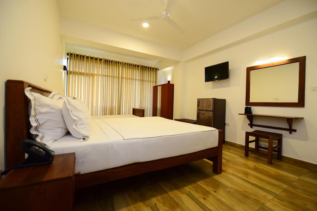 Chaaya Inn Hotel Hikkaduwa Exterior photo
