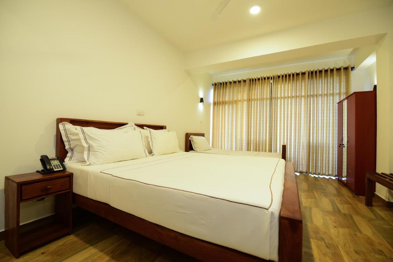 Chaaya Inn Hotel Hikkaduwa Exterior photo