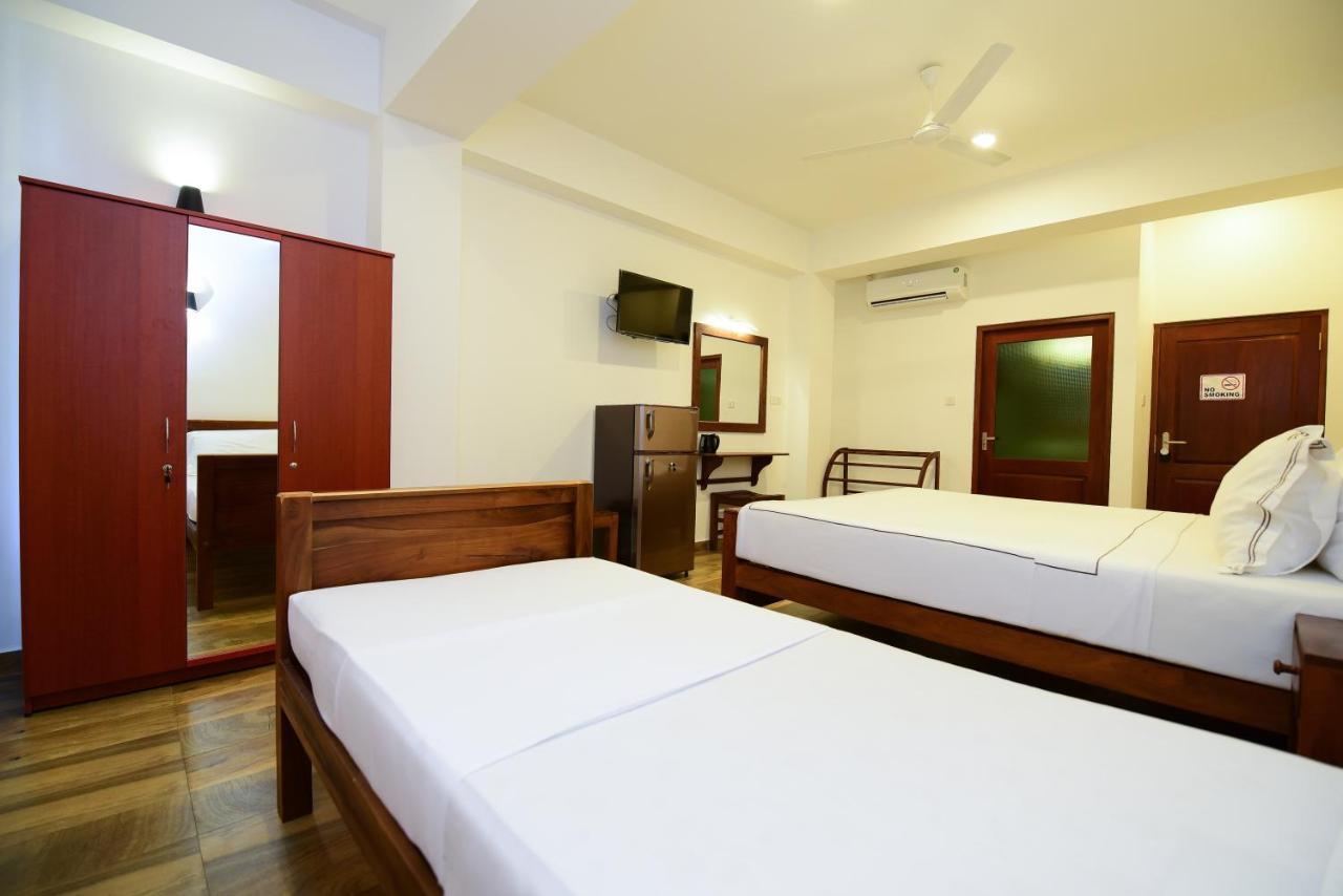 Chaaya Inn Hotel Hikkaduwa Exterior photo